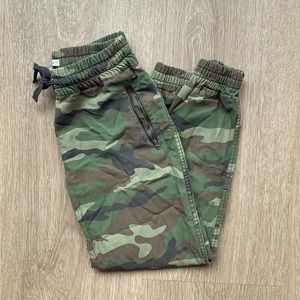 TNA “Alix” camouflage pants/joggers